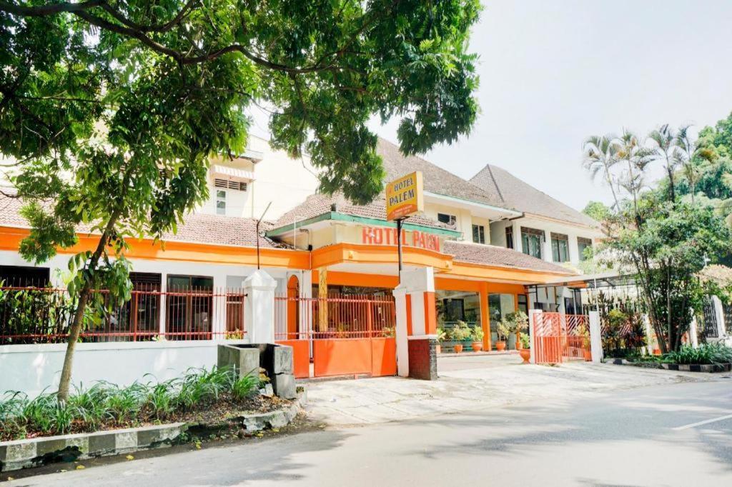 Oyo 3956 Hotel Palem 2 Syariah Malang Exterior photo